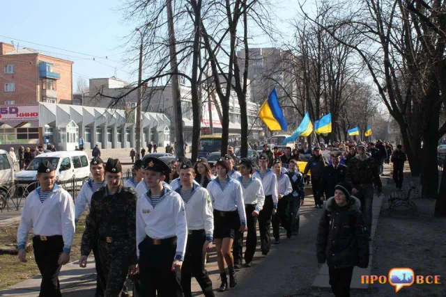 У Черкасах організували акцію проти інформаційної війни та на підтримку українських військовослужбовців (Фоторепортаж) — фото 4