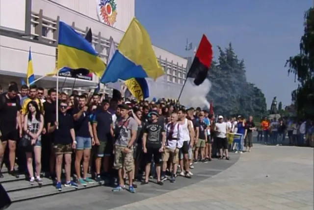 У Черкасах пройшов марш ультрас «За єдину Україну» (Фото) + (Відео) — фото 3