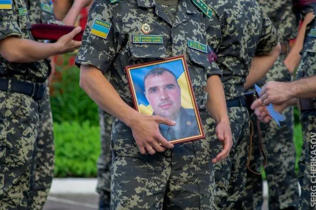 Сьогодні Черкащина попрощалася із загиблими прикордонниками (Фоторепортаж) — фото 1