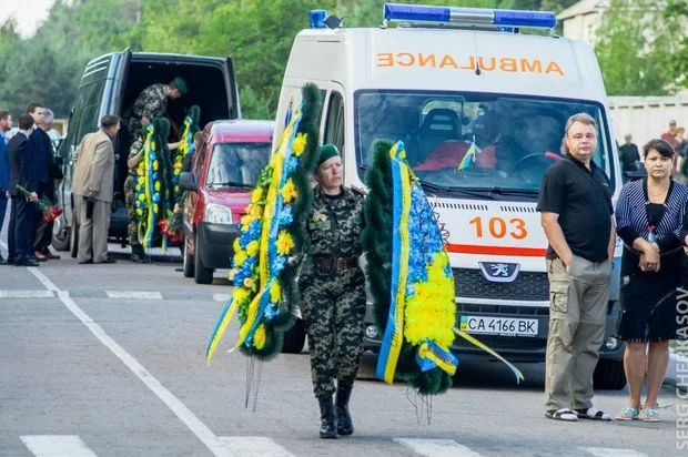 Сьогодні Черкащина попрощалася із загиблими прикордонниками (Фоторепортаж) — фото 9
