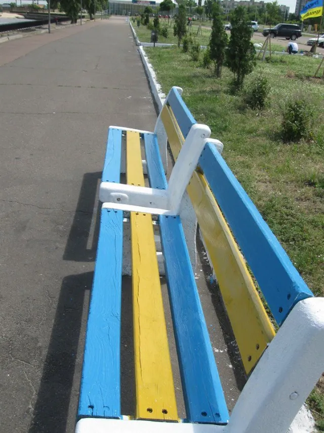 У Черкасах активісти провела акцію-суботник на пірсі біля річкового порту (Фото) — фото 5