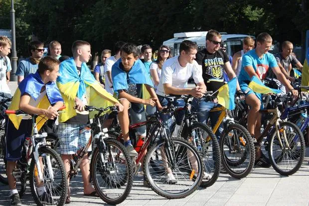 Велопробіг у Черкасах зібрав більше сотні учасників (Фото) — фото 1