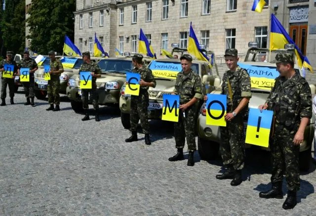 Батальйону територіальної оборони "Черкаси", передали шість автомобілів з номерапи «ПТН ПНХ» (Фото) — фото 3