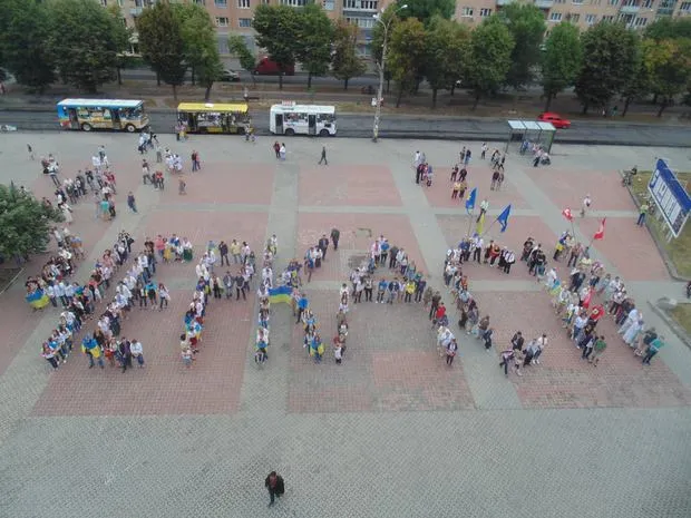 Близько півтисячі черкасців узяли участь у Марші патріотів (Фото) + (Відео) — фото 5