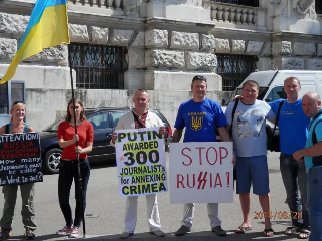 У Відні черкащани просили зупинити Росію (Фото) — фото 1