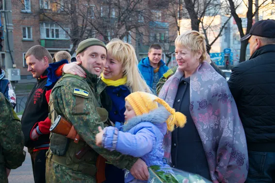 З Донбасу повернулися 40 черкаських міліціонерів (фоторепортаж) — фото 12