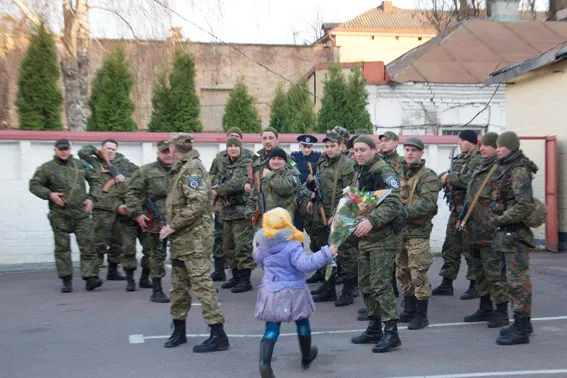 З Донбасу повернулися 40 черкаських міліціонерів (фоторепортаж) — фото 4