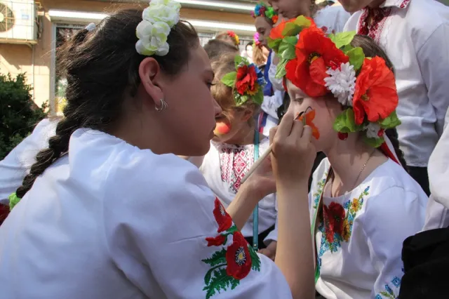 У Черкасах відбувся традиційний фестиваль «Барвисті віночки» (фото) — фото 1