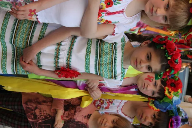 У Черкасах відбувся традиційний фестиваль «Барвисті віночки» (фото) — фото 6