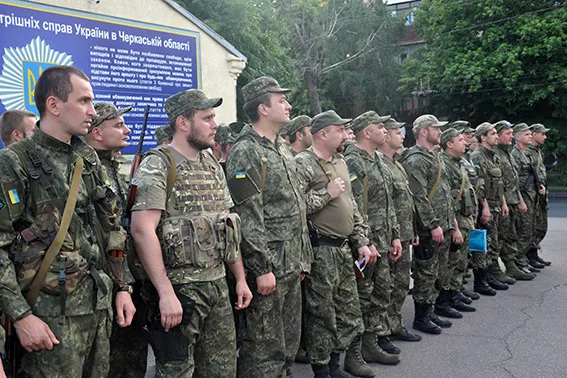 Черкаські правоохоронці повернулись із зони АТО (фото+відео) — фото 7