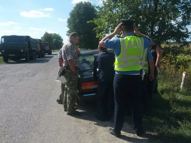 «Автомайдан-Черкаси» затримав злодіїв, а прокуратура їх відпустила. — фото 1