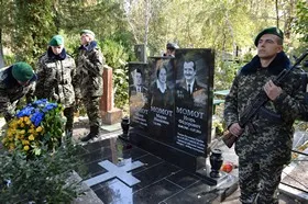 На могилі генерал-майора Ігоря Момота відкрили пам’ятник(фото) — фото 2