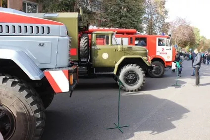 У Черкасах на центральній вулиці провели демонстрацію військової техніки і зброї(фото) — фото 4